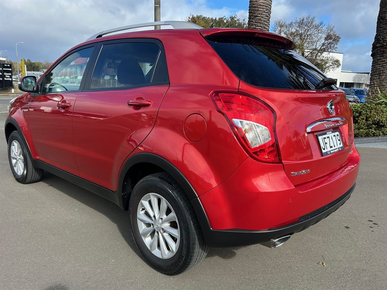 Vehicle image 5