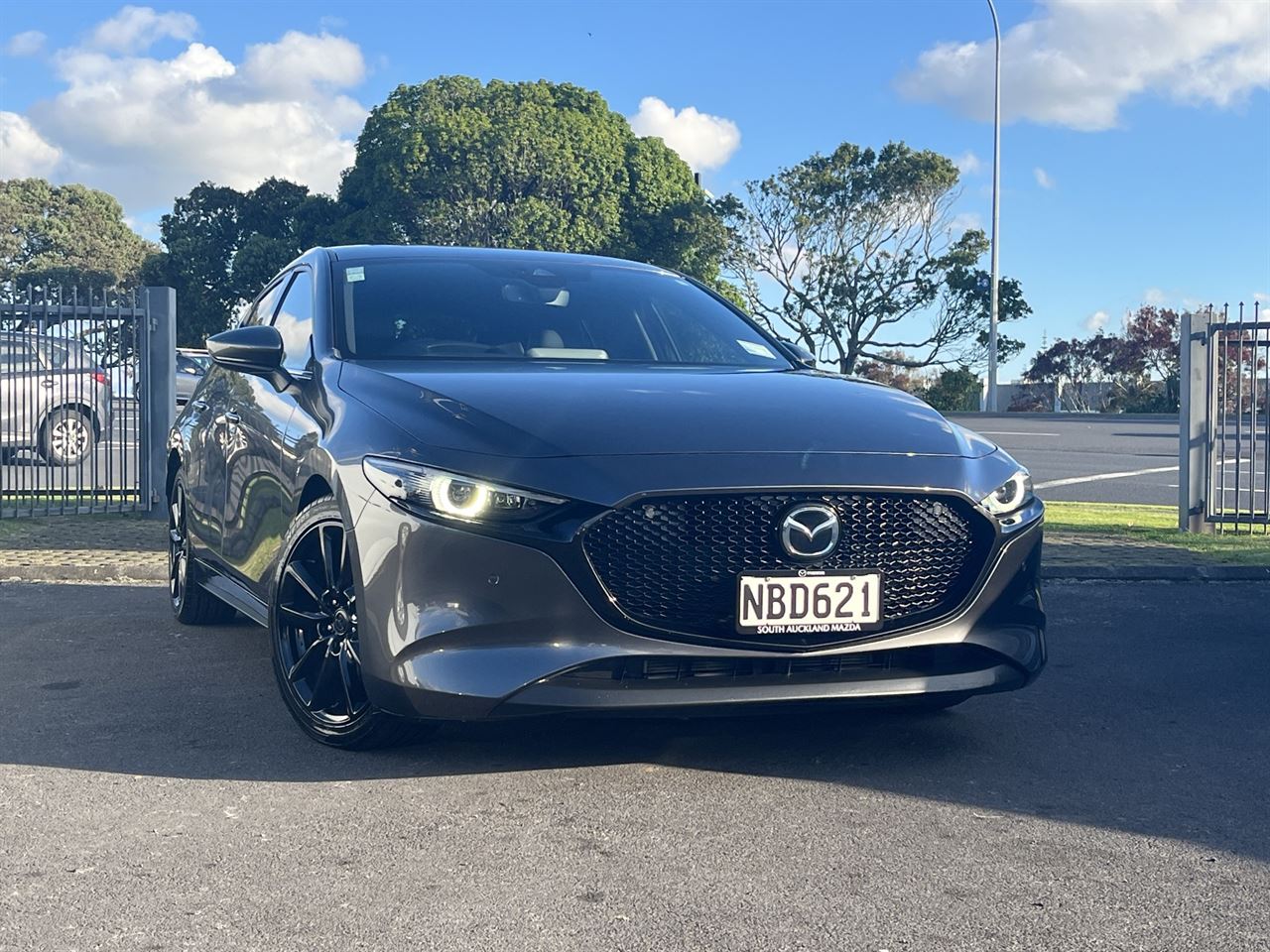 Vehicle image 5