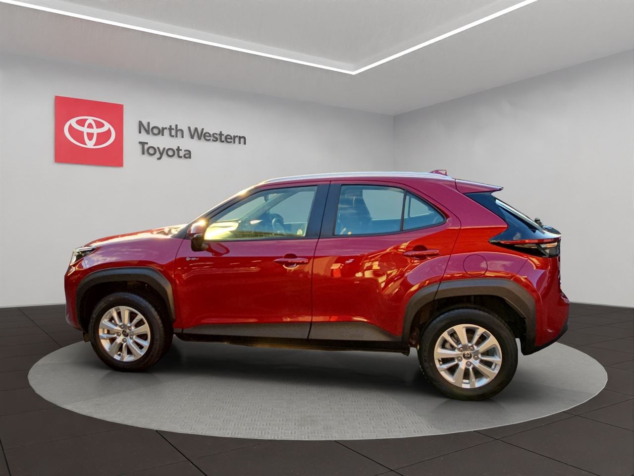 Vehicle image 4