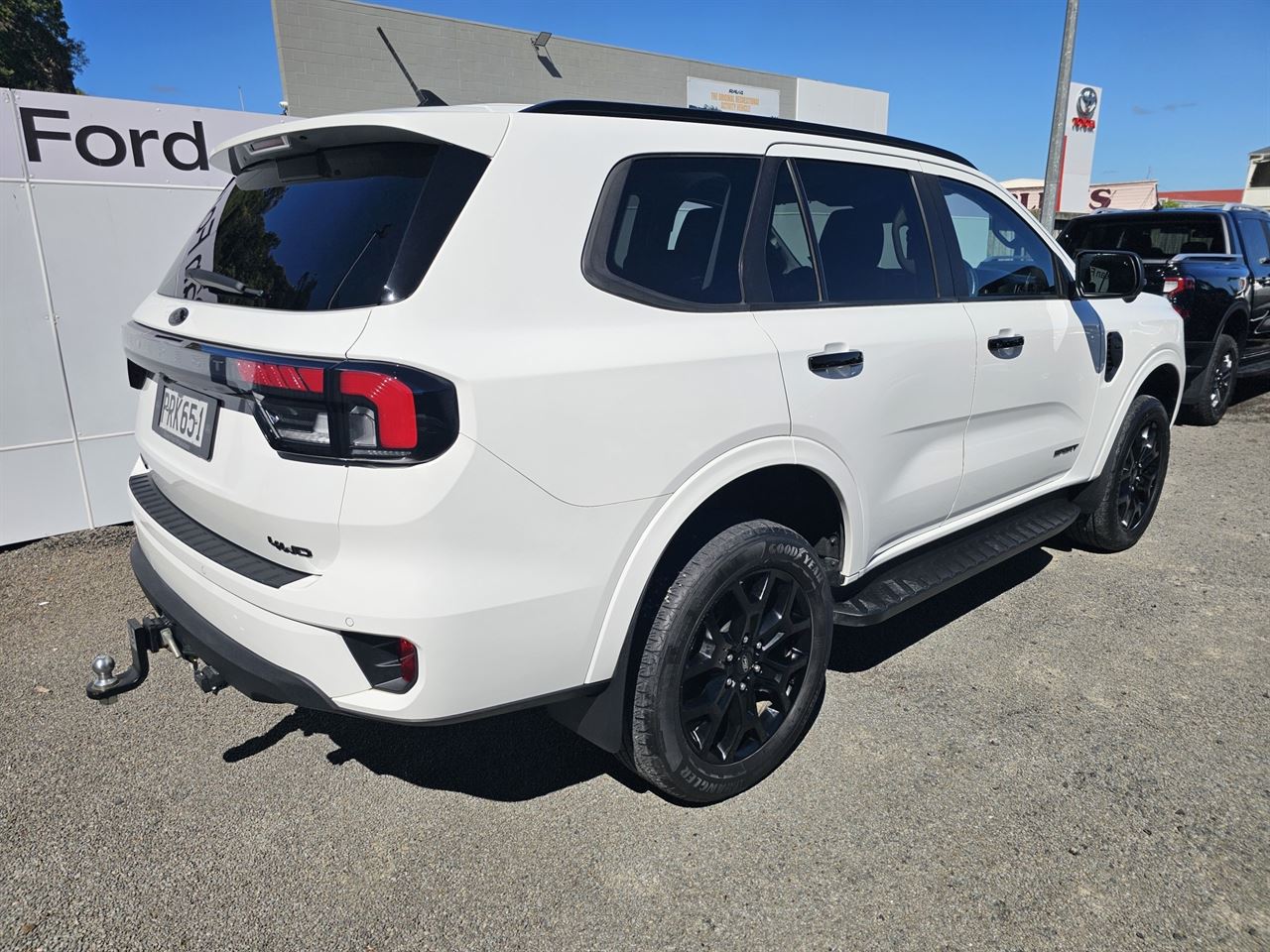 Vehicle image 3