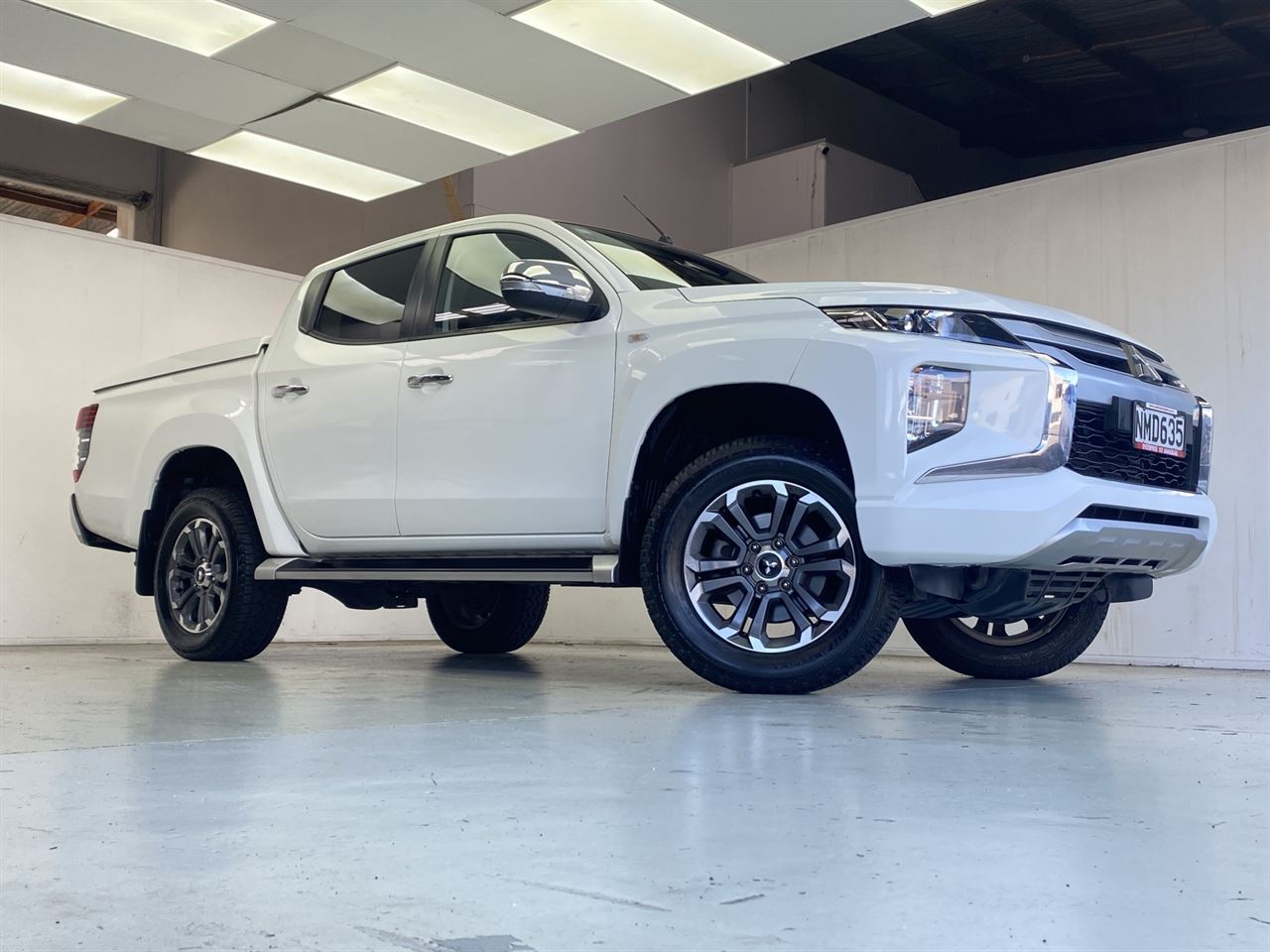 Vehicle image 4
