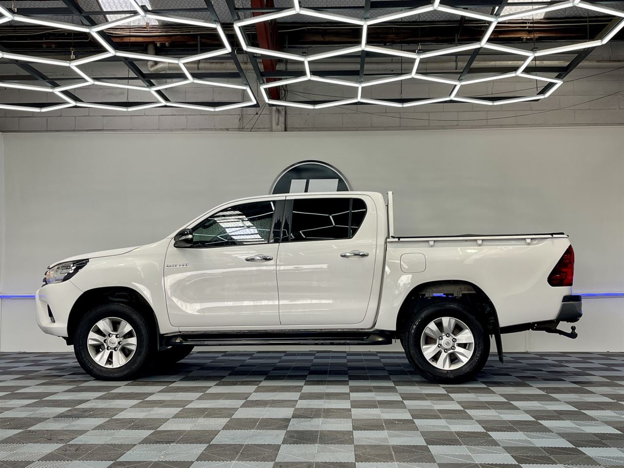 Vehicle image 5