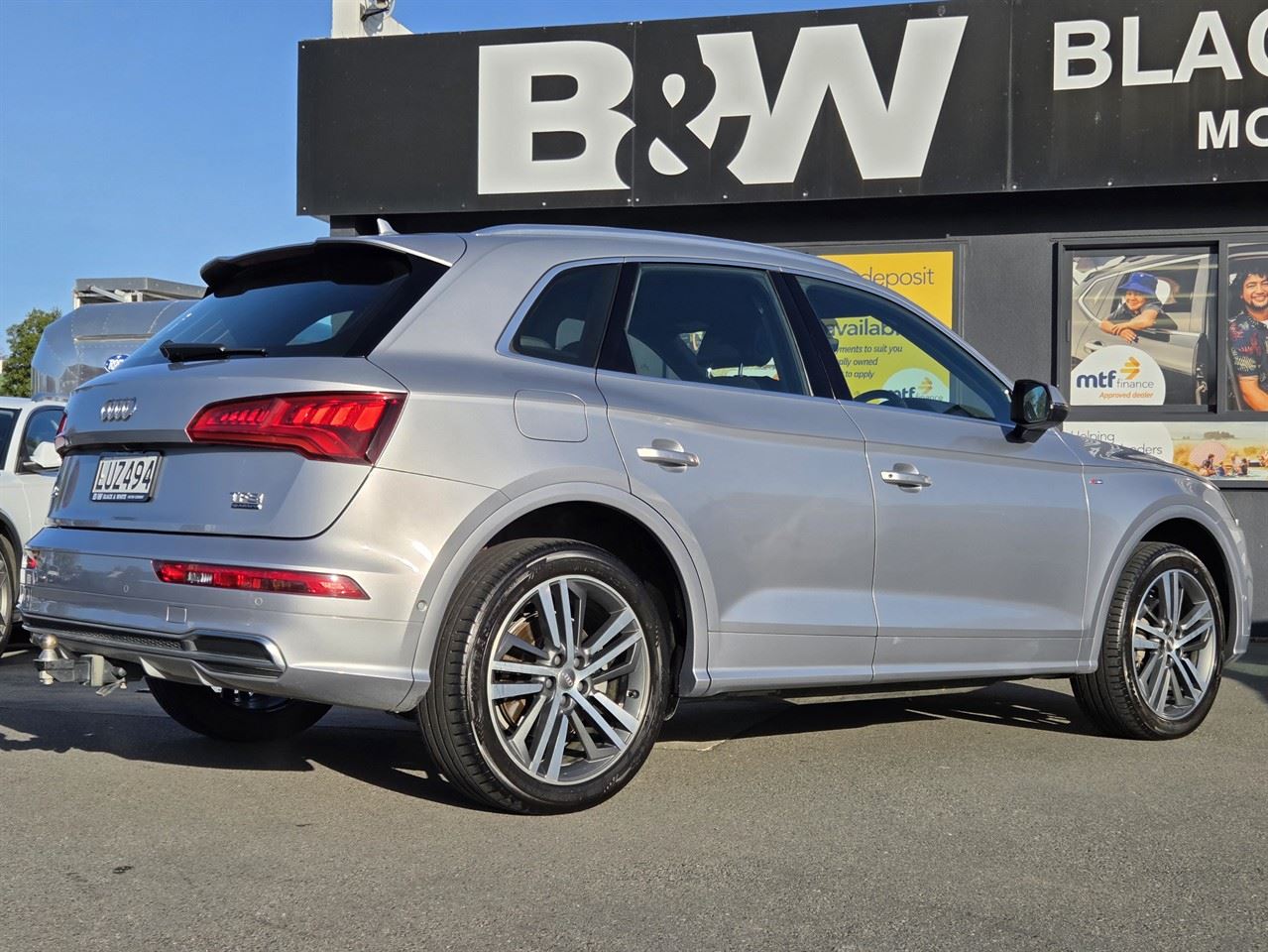 Vehicle image 3