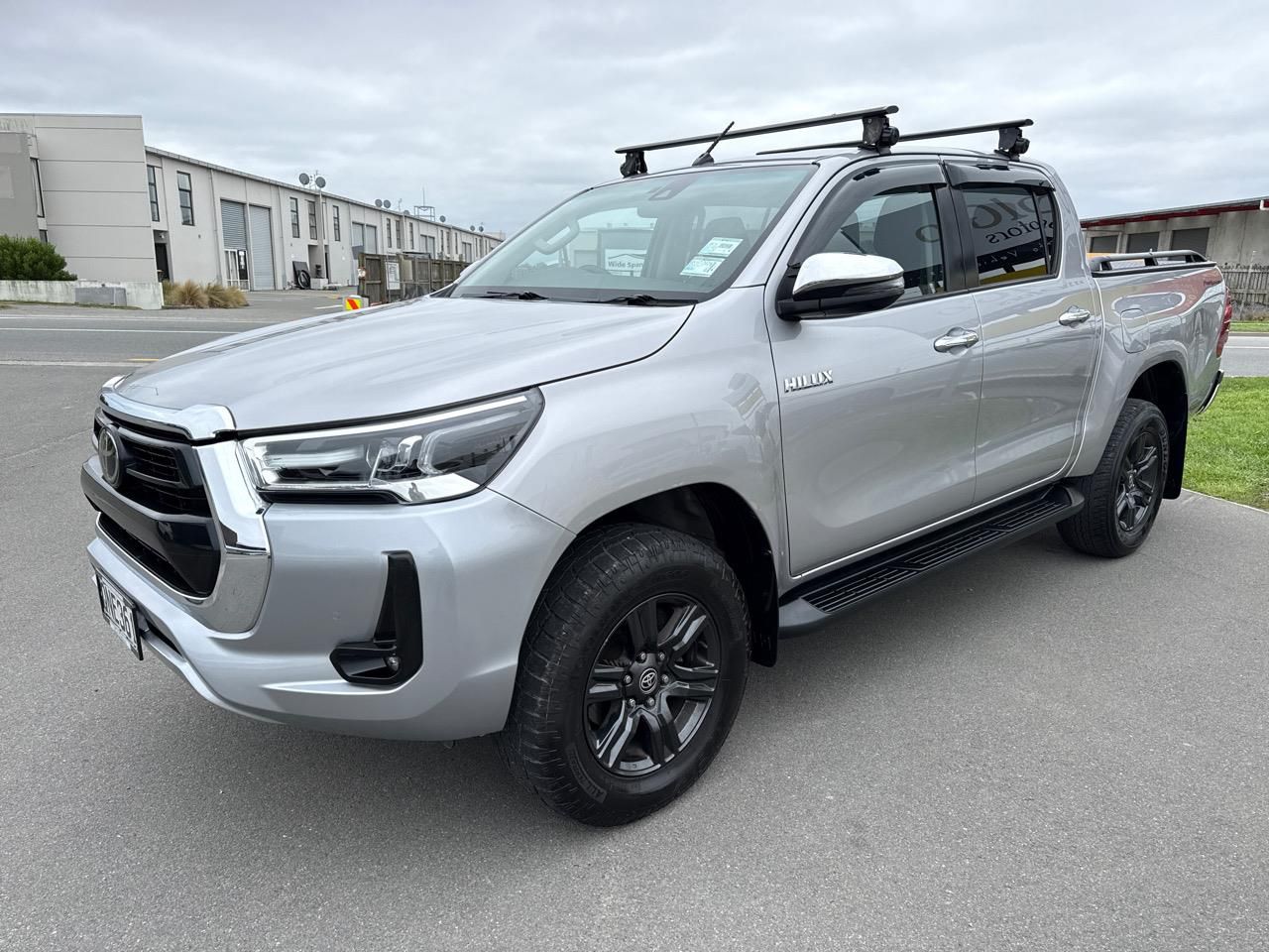 Vehicle image 4