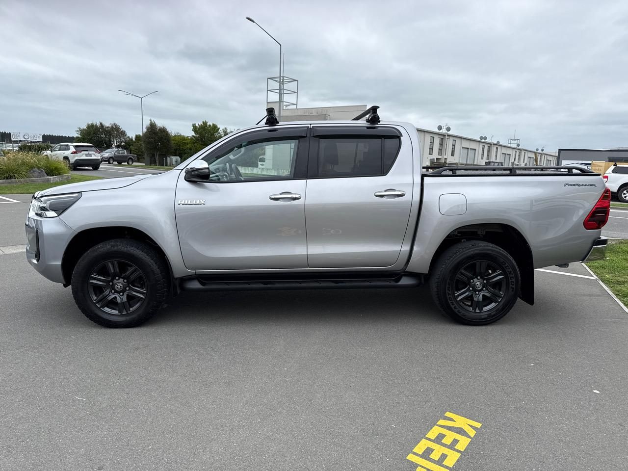 Vehicle image 5