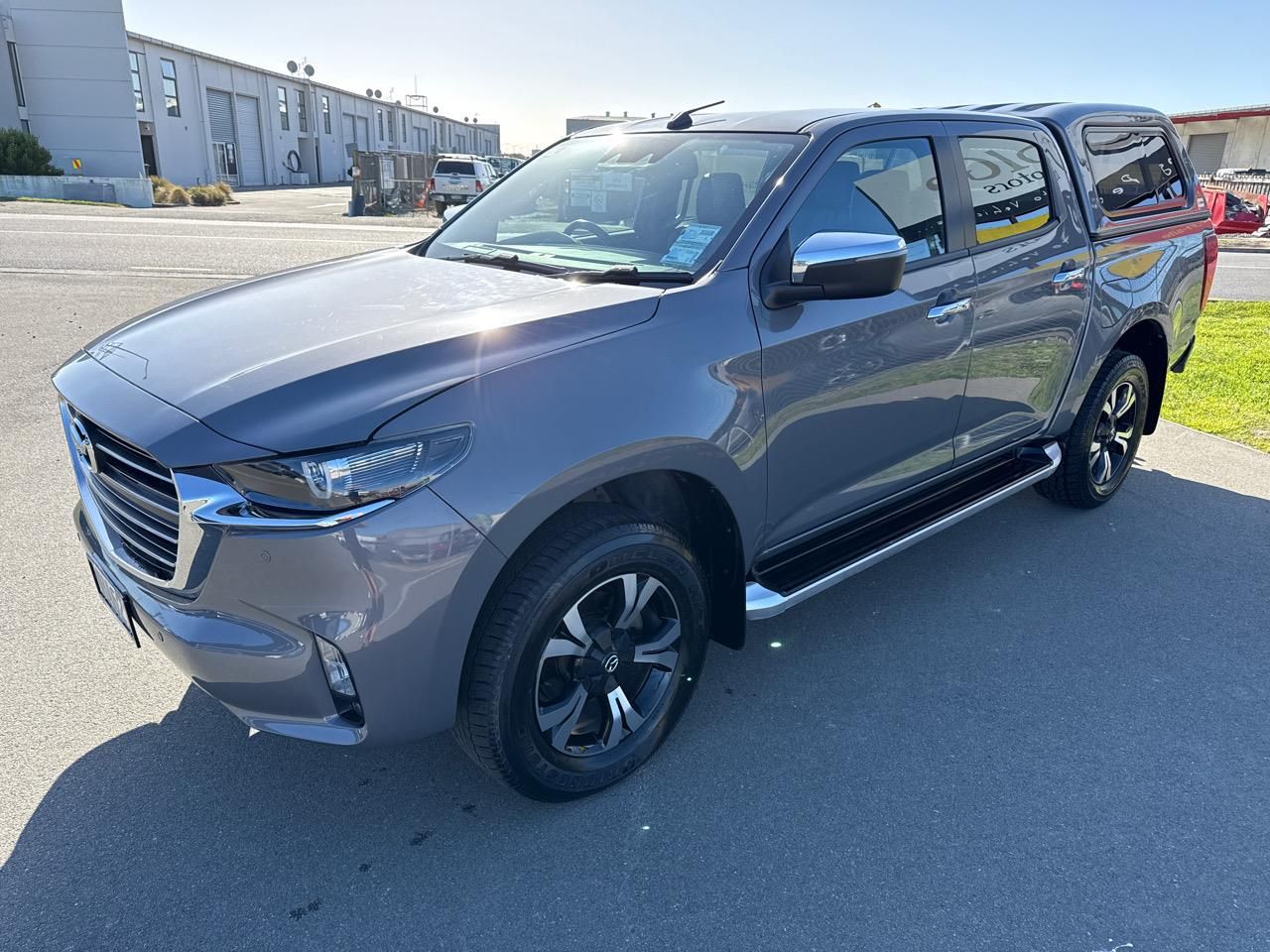 Vehicle image 4
