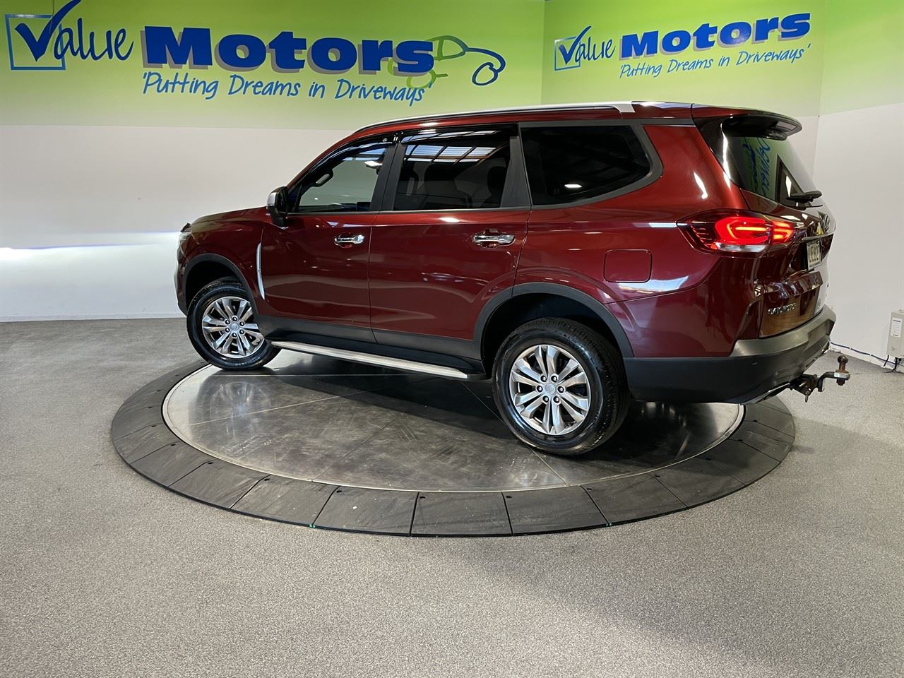 Vehicle image 5