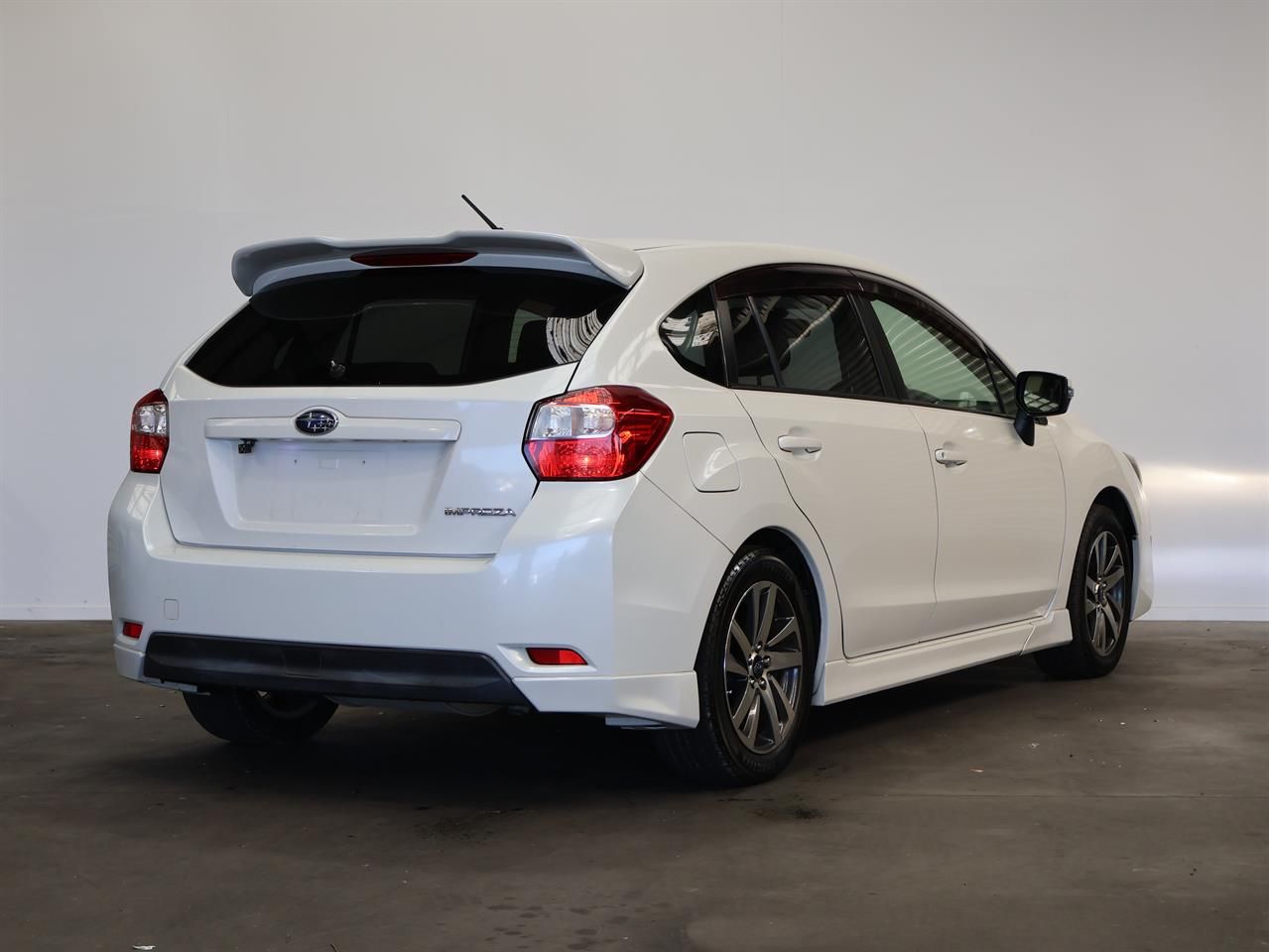 Vehicle image 4