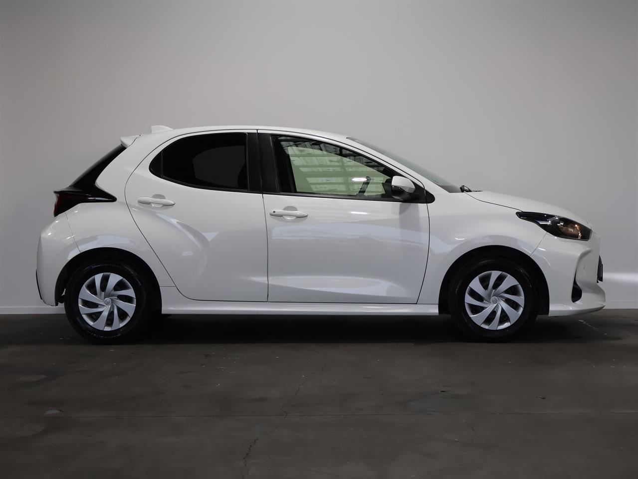 Vehicle image 5