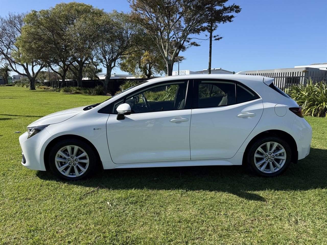 Vehicle image 4