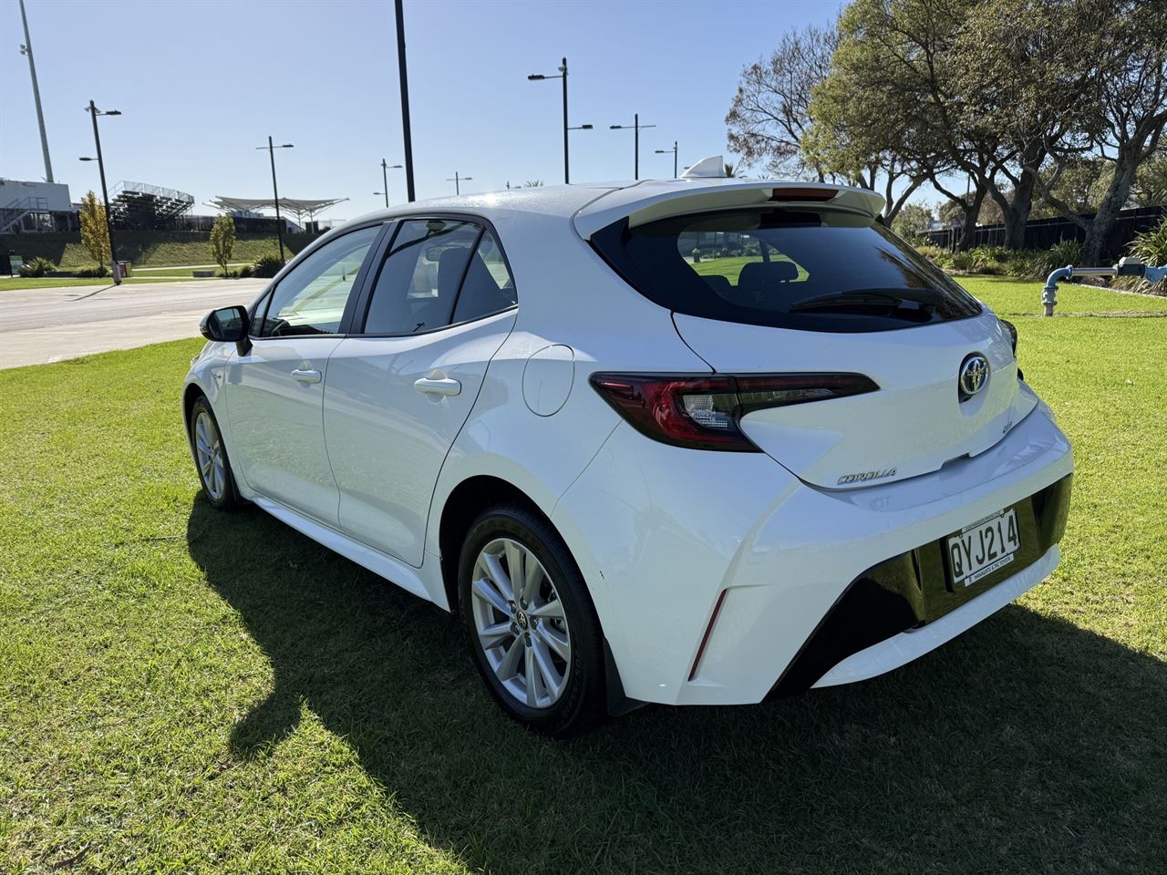 Vehicle image 5