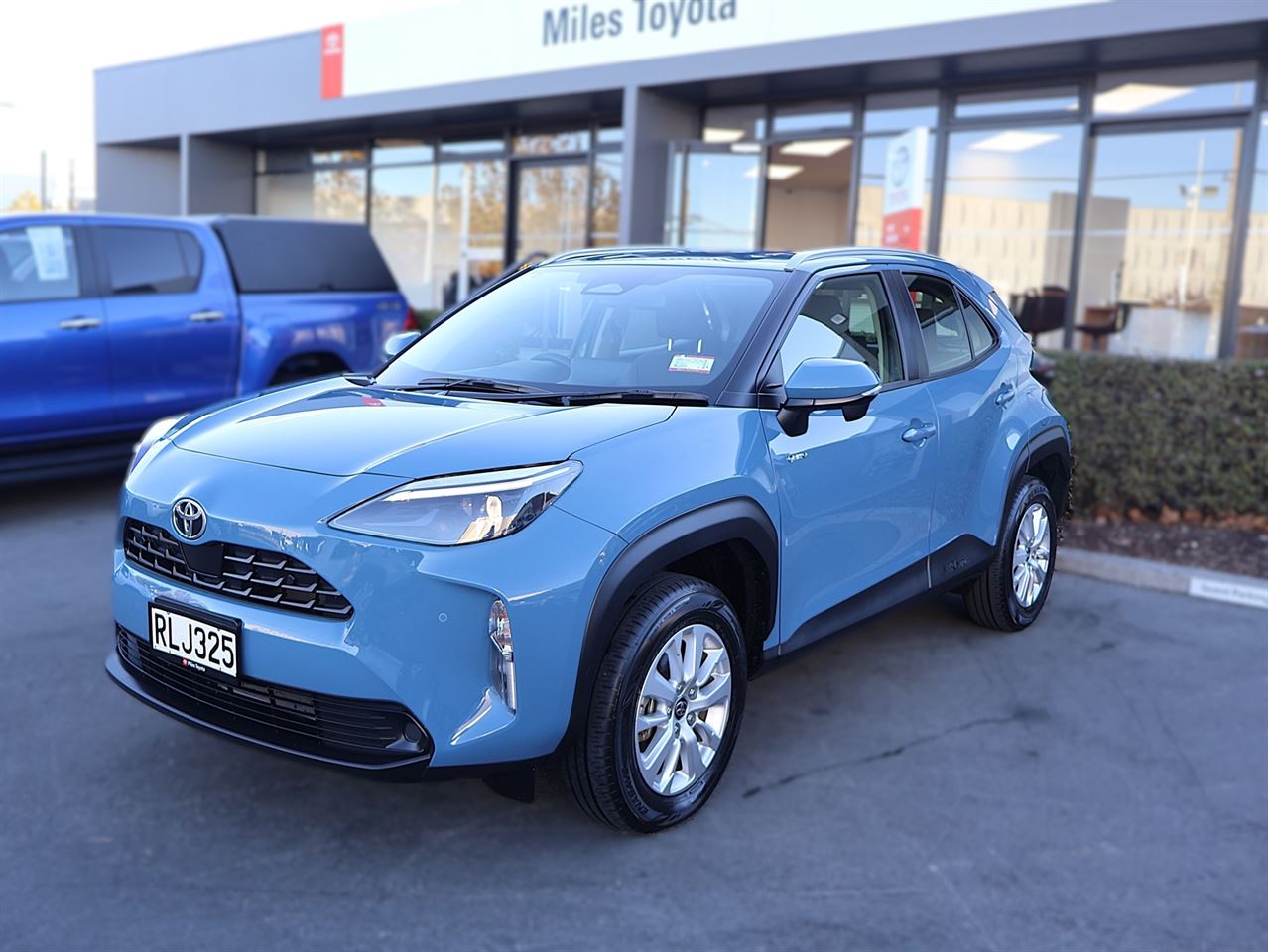 Vehicle image 3