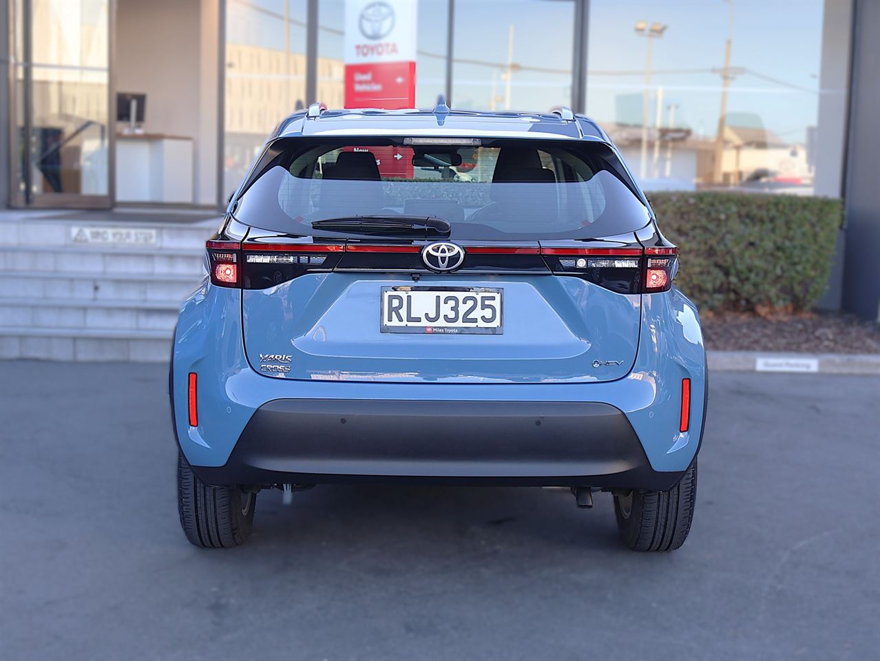 Vehicle image 5