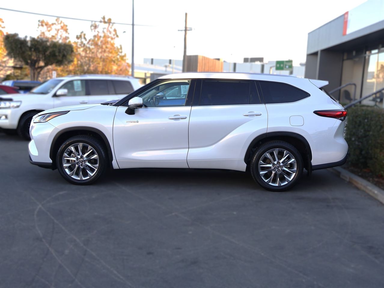 Vehicle image 4