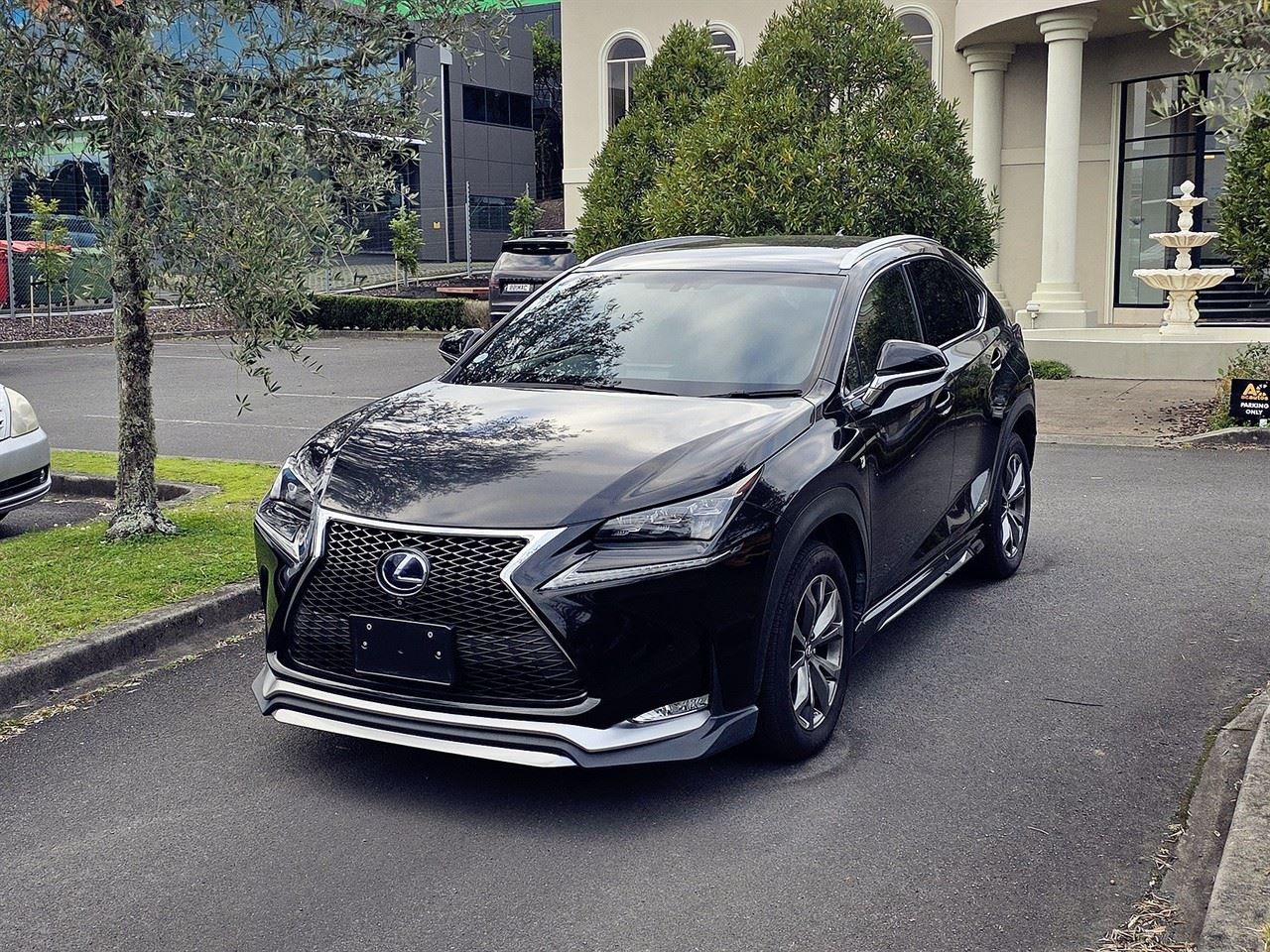 Vehicle image 3