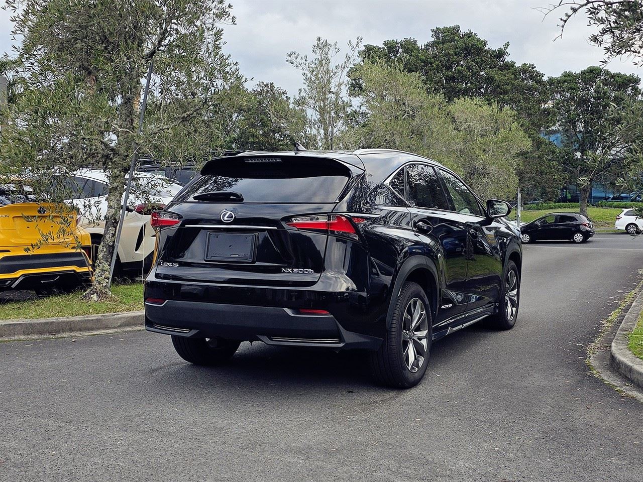 Vehicle image 4