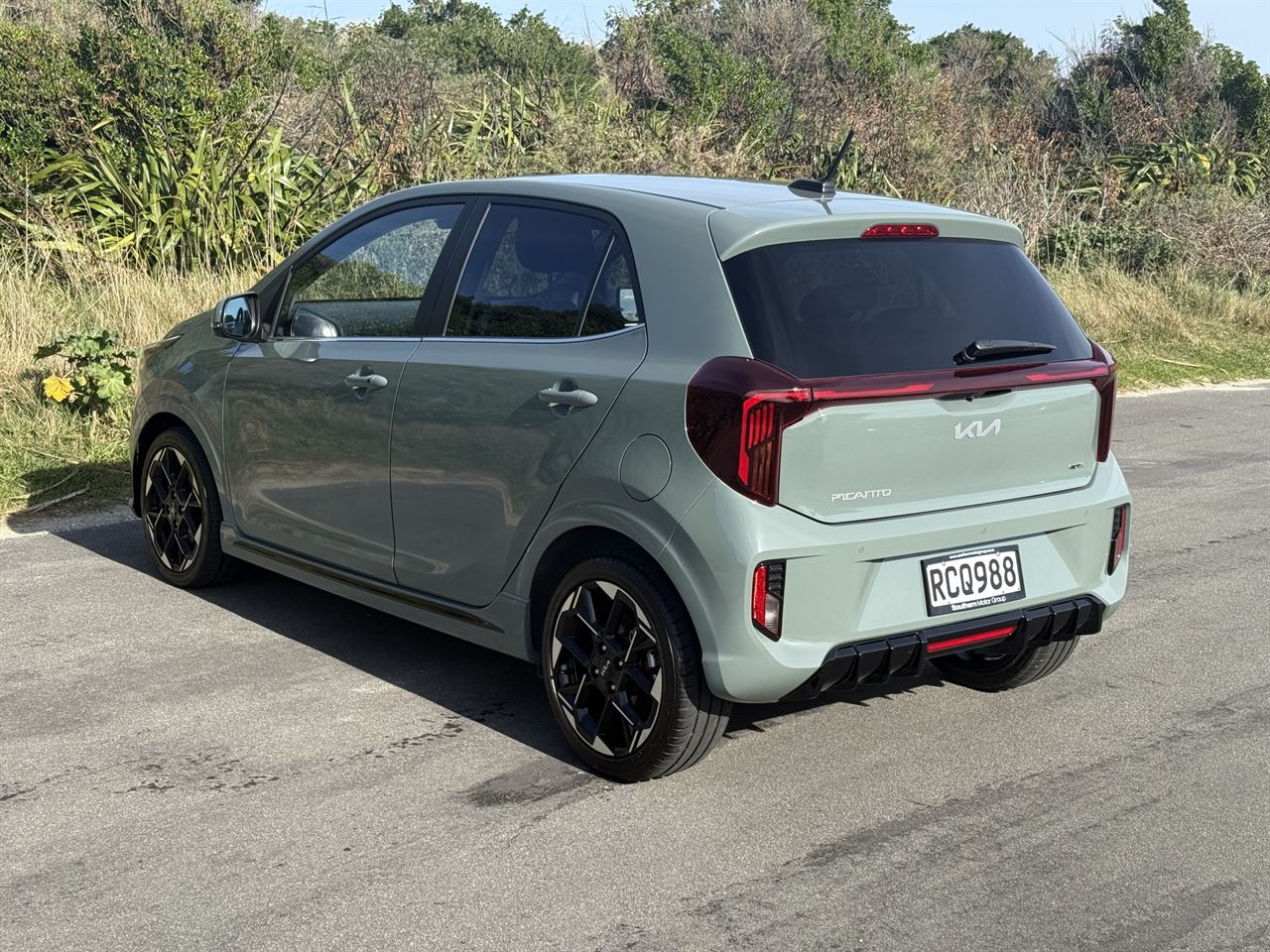 Vehicle image 5