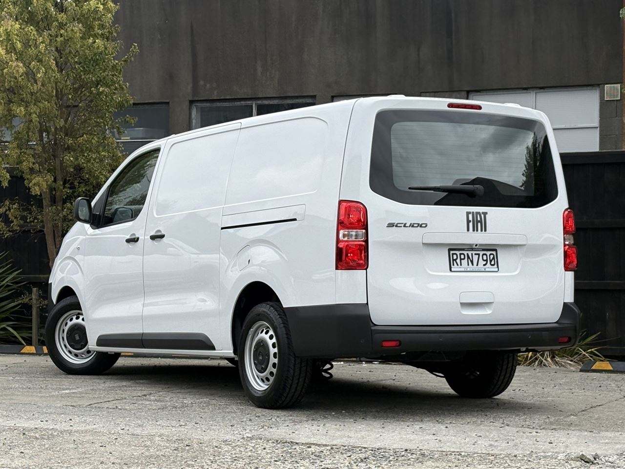 Vehicle image 5