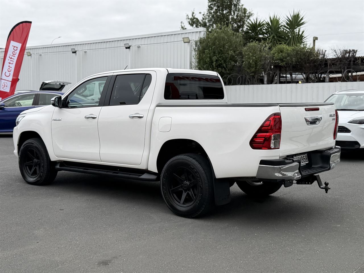 Vehicle image 5