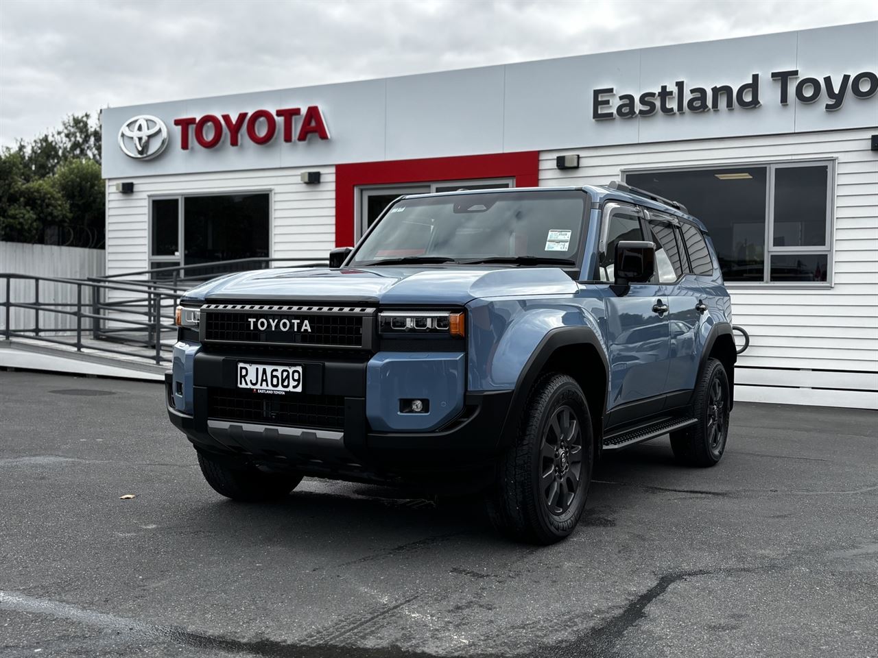 Vehicle image 3