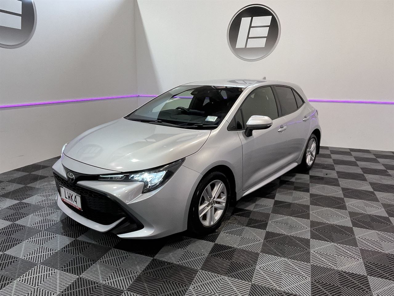 Vehicle image 3