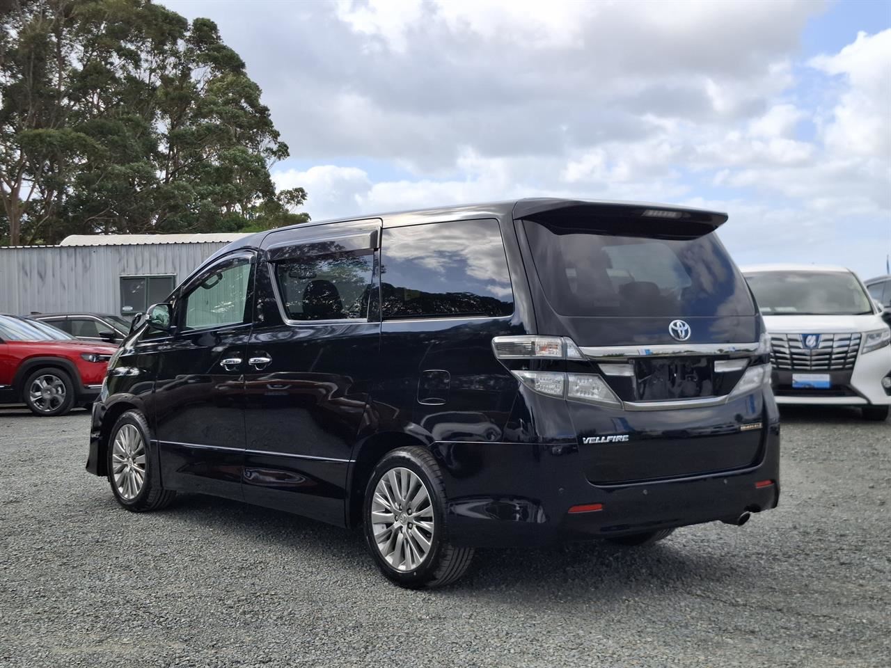 Vehicle image 4