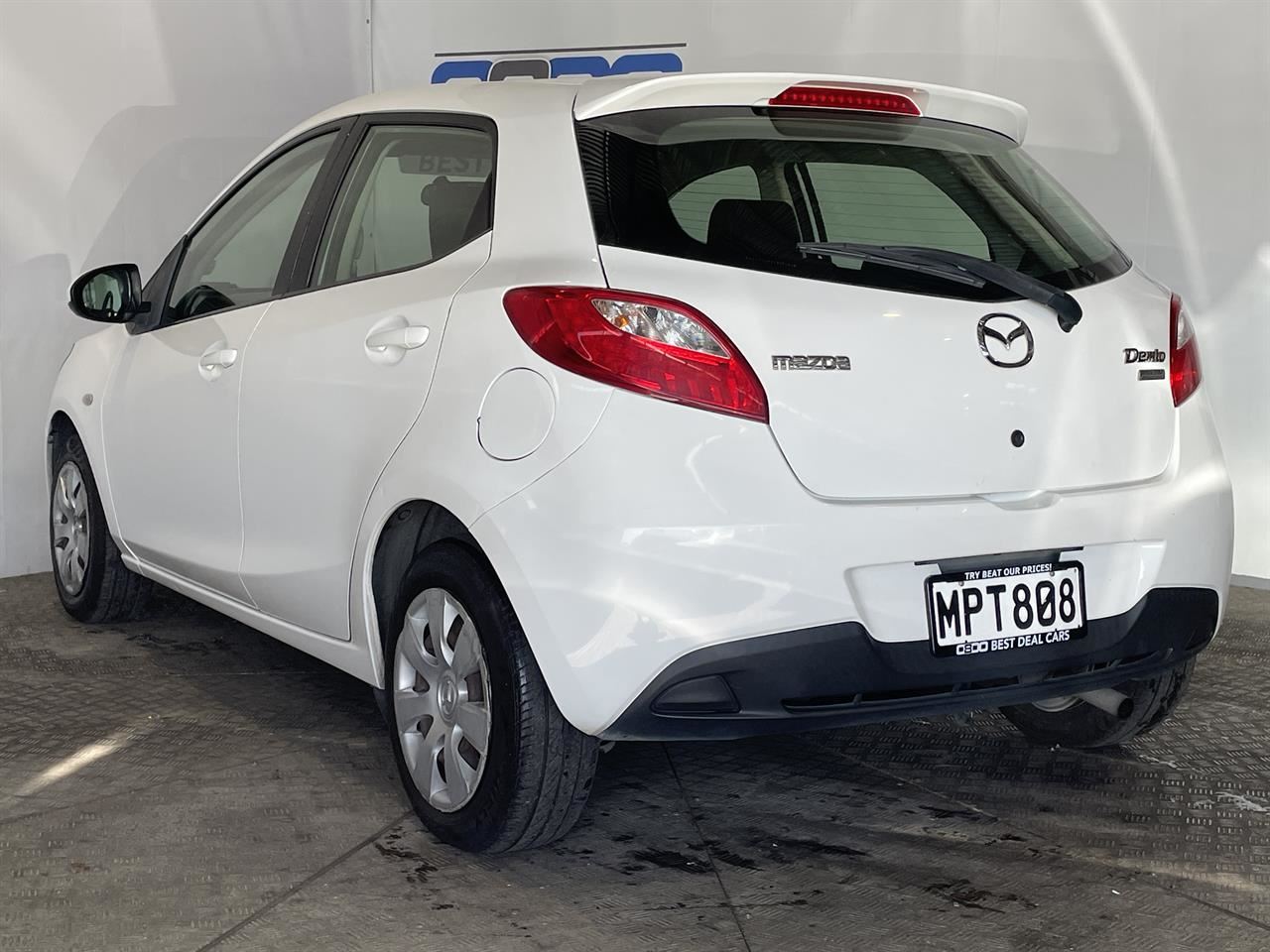 Vehicle image 4
