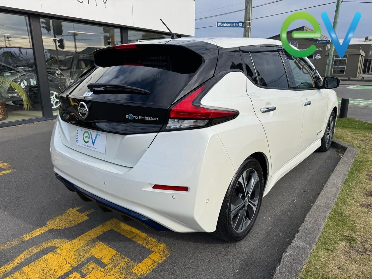 Vehicle image 3