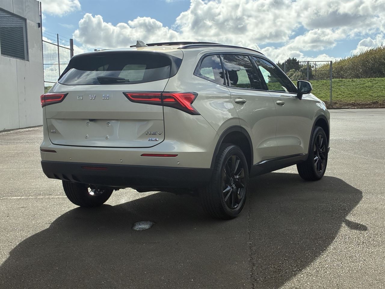 Vehicle image 3