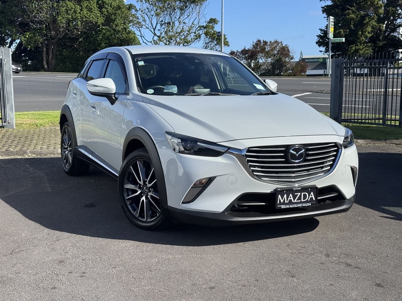 Vehicle image 5