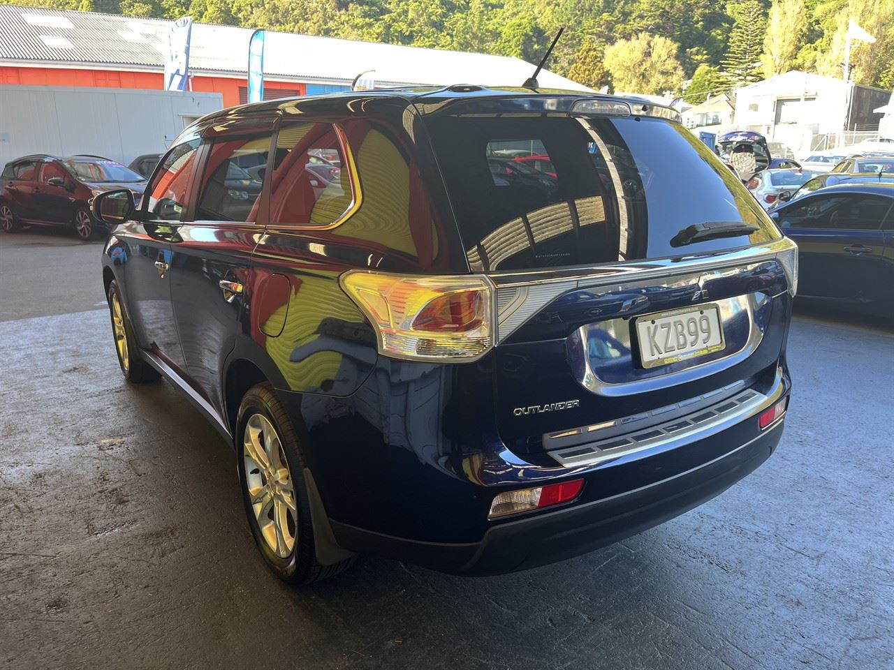 Vehicle image 4