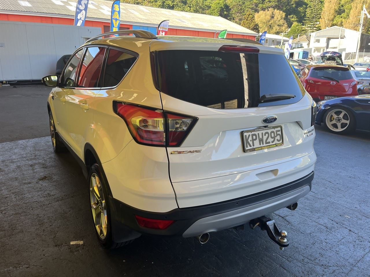 Vehicle image 4