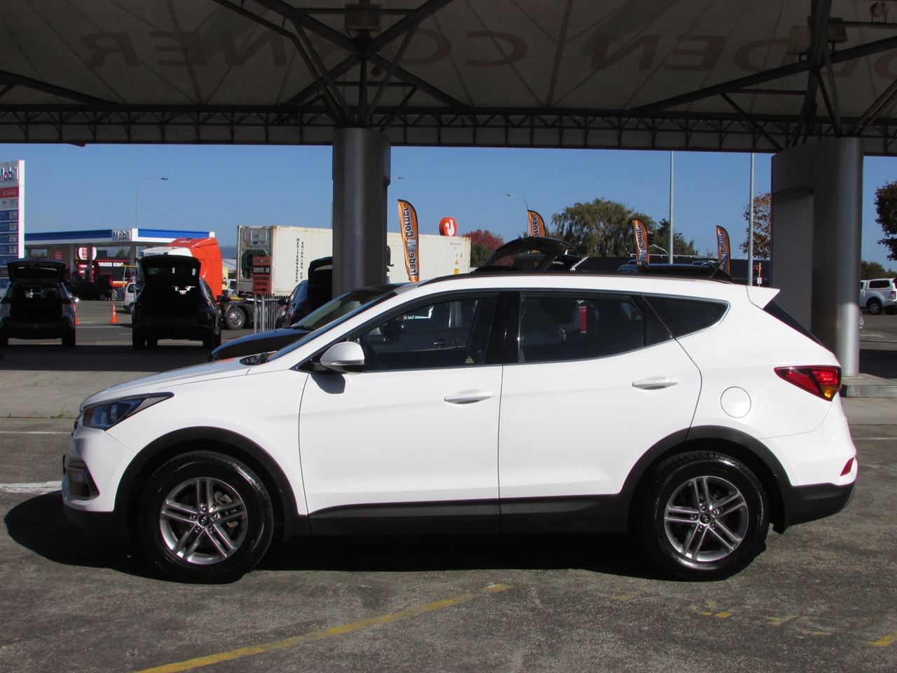 Vehicle image 4