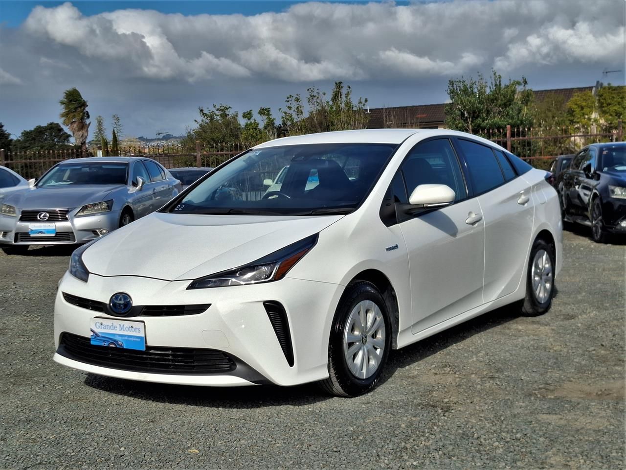 Vehicle image 3