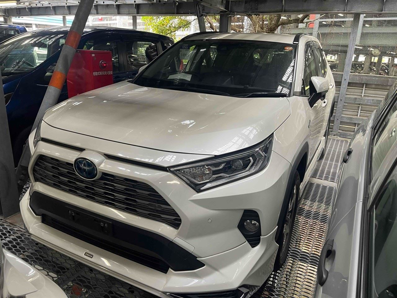 Vehicle image 5
