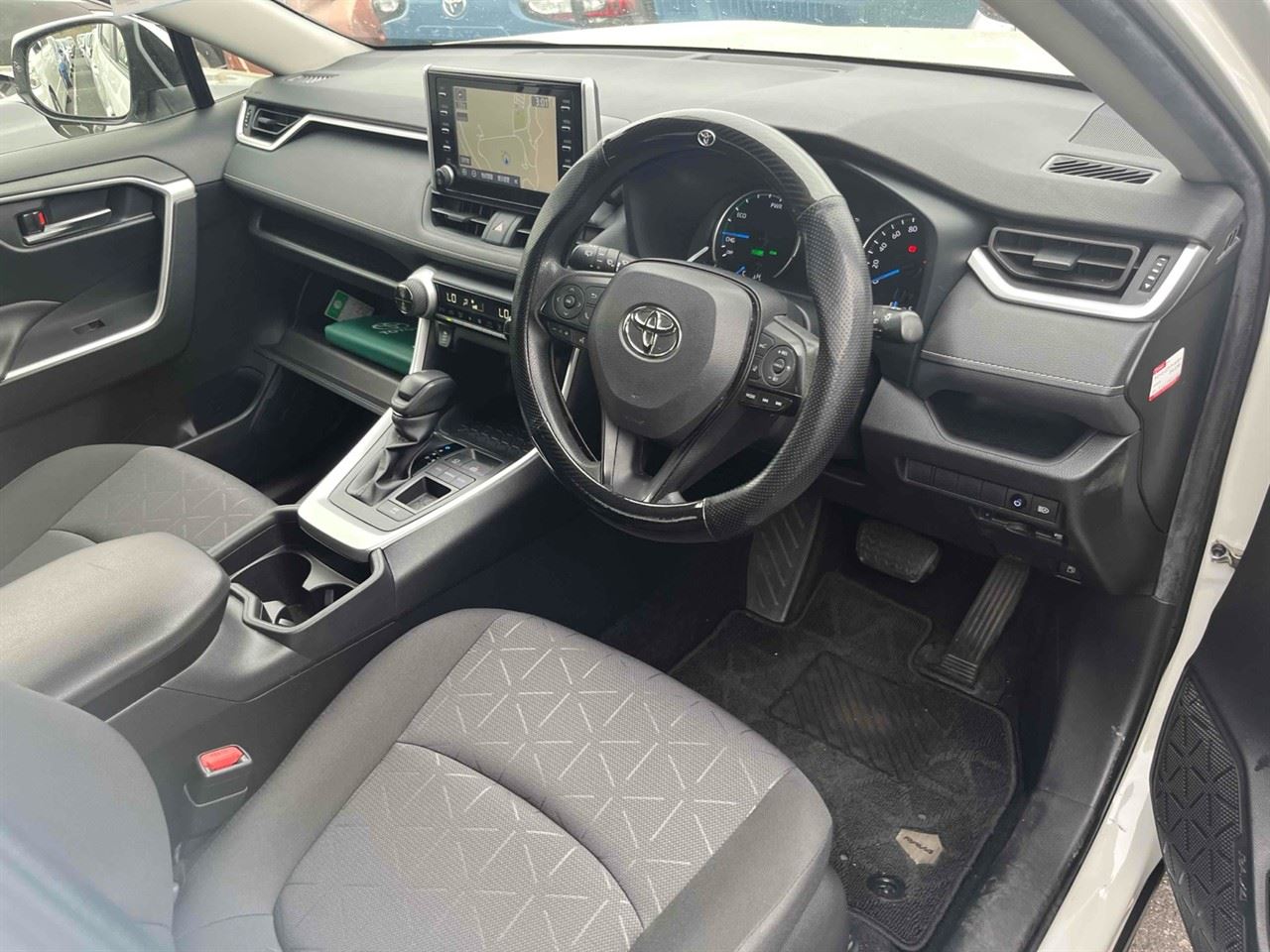 Vehicle image 5