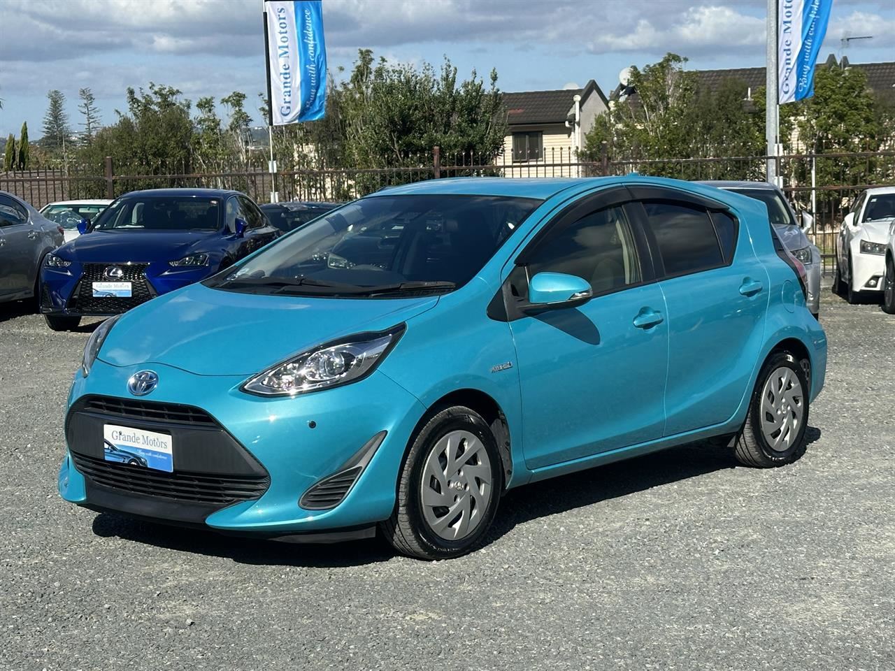 Vehicle image 3