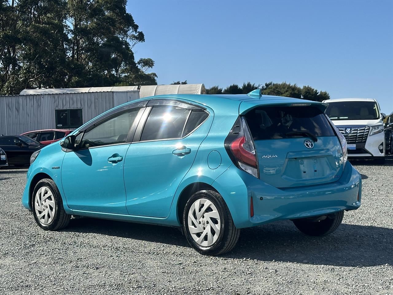 Vehicle image 5