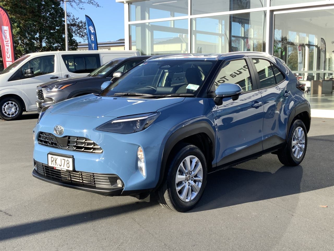 Vehicle image 4