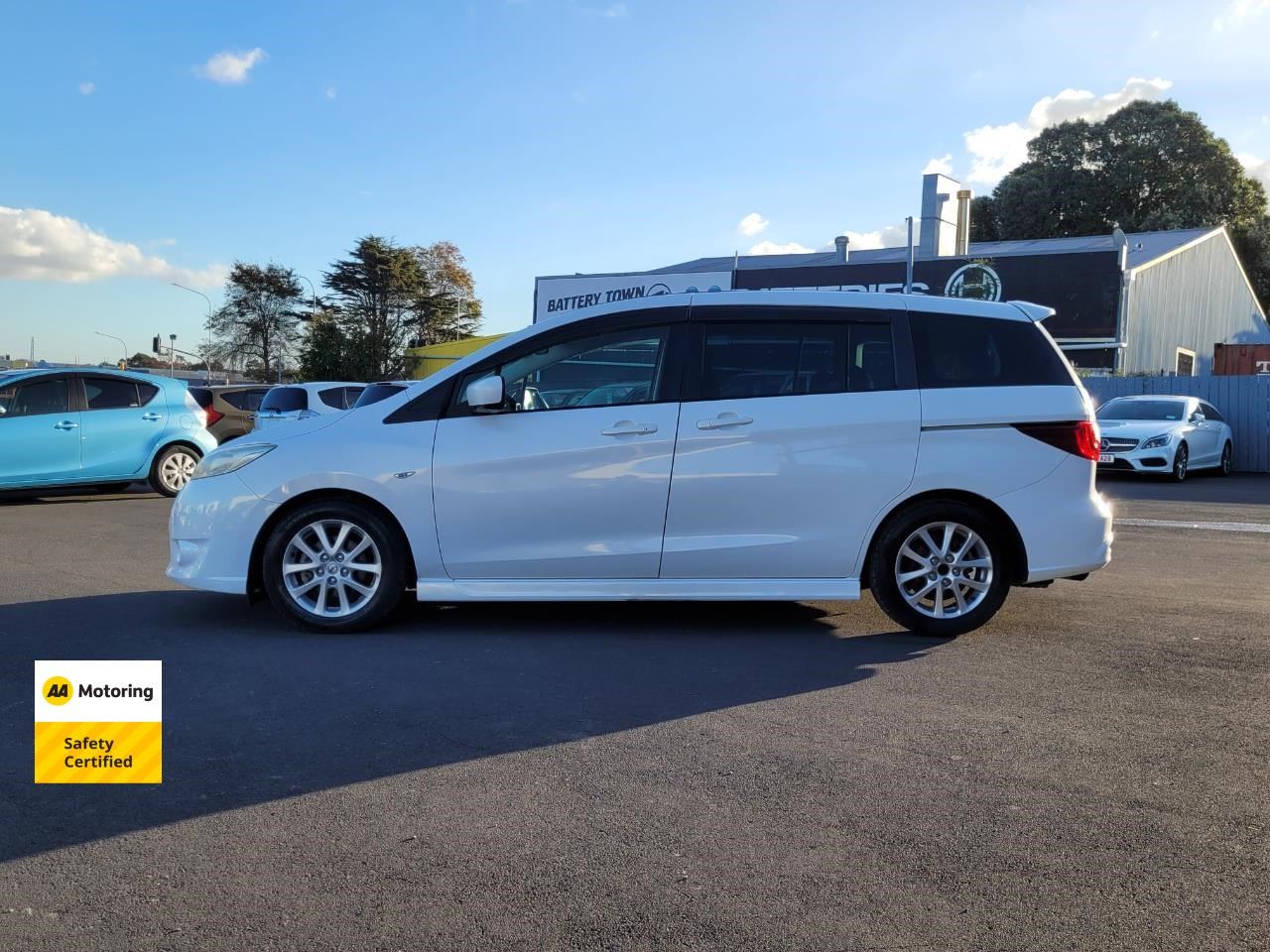 Vehicle image 5