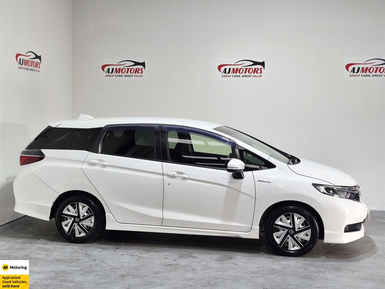 Vehicle image 3