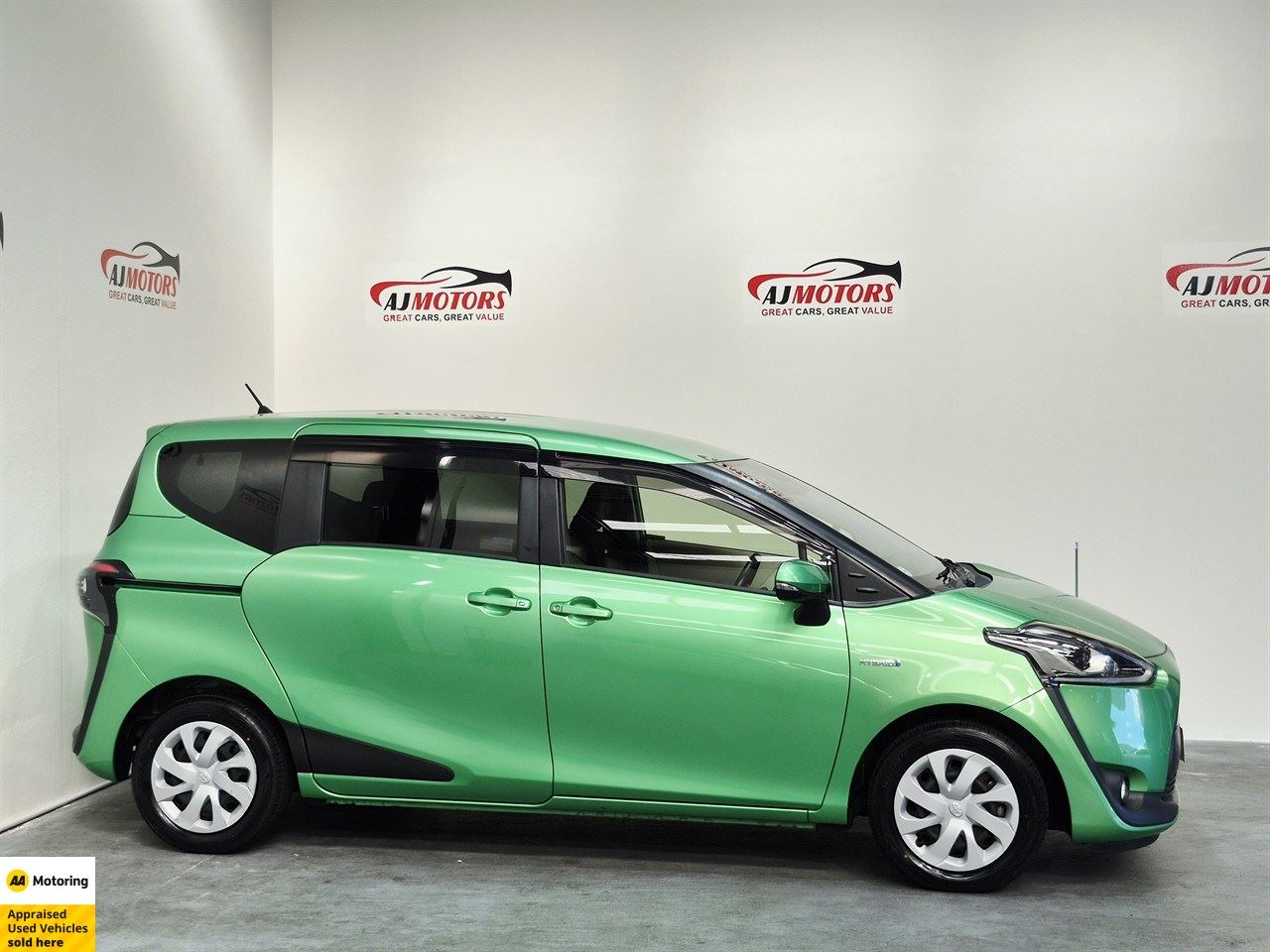 Vehicle image 3