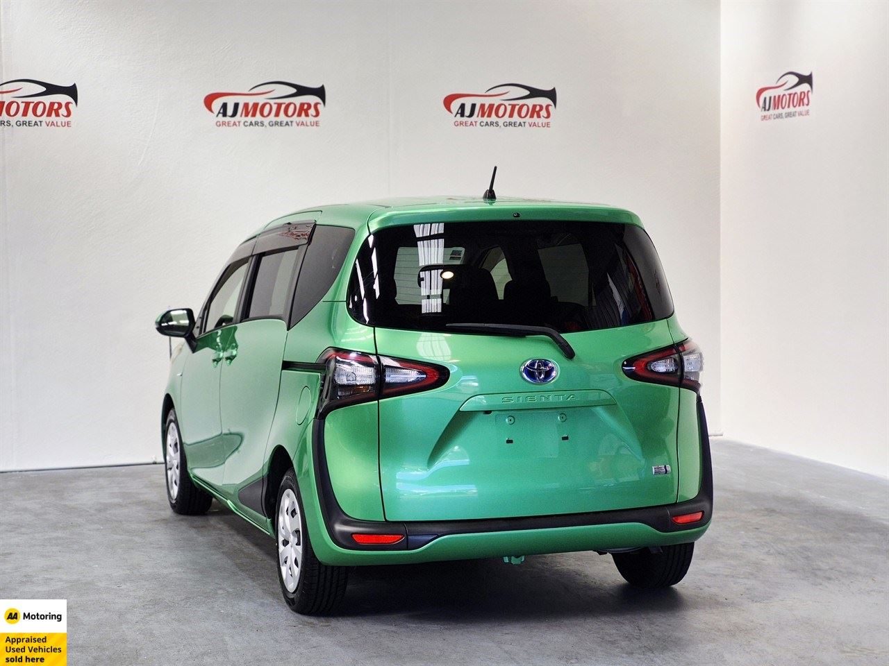 Vehicle image 5