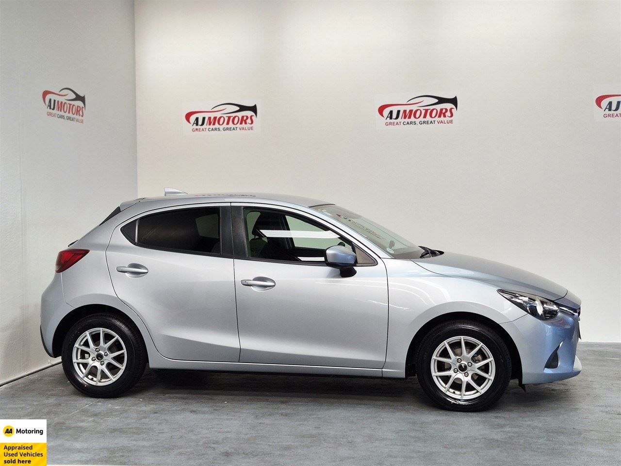 Vehicle image 3