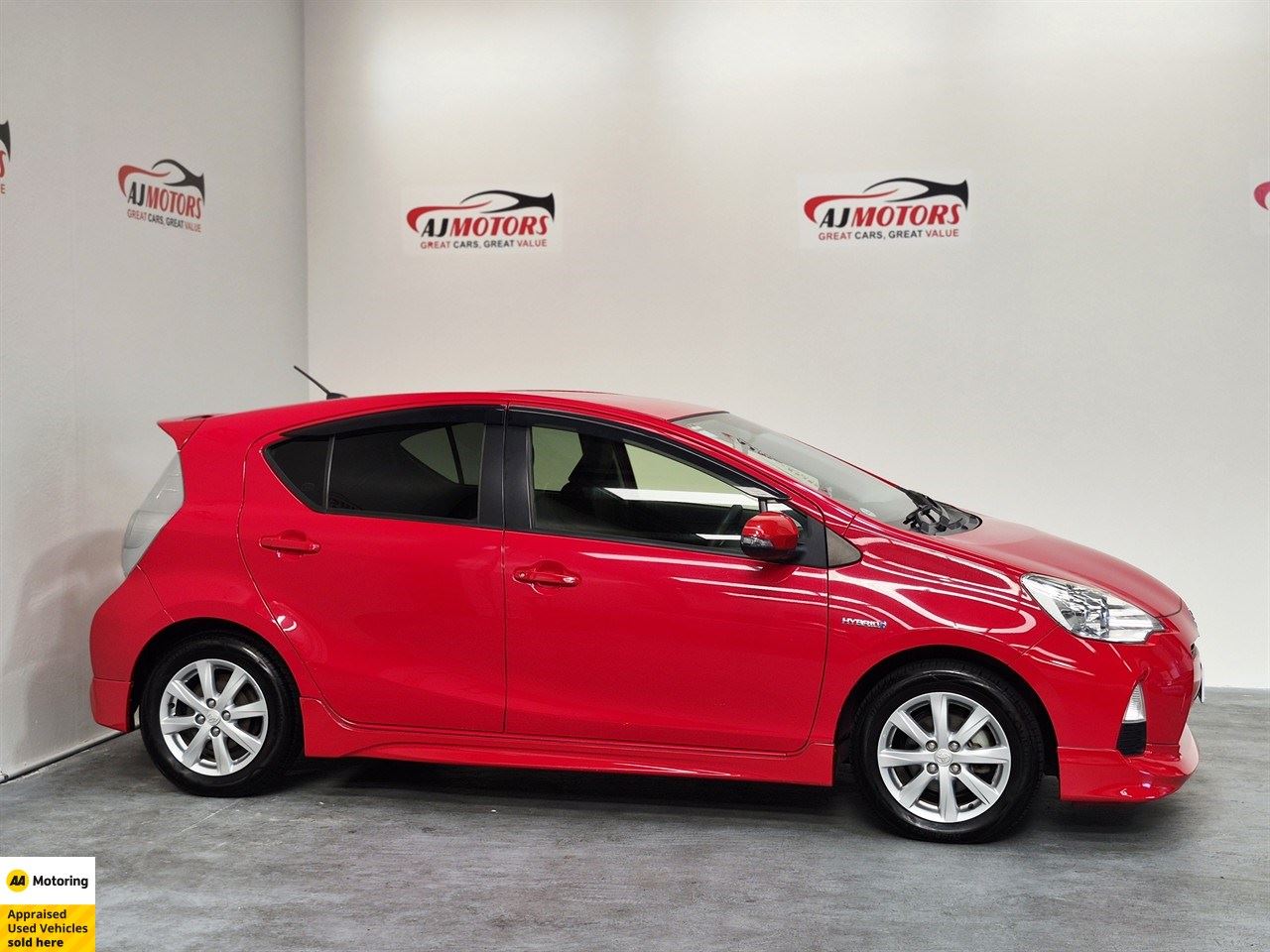 Vehicle image 3