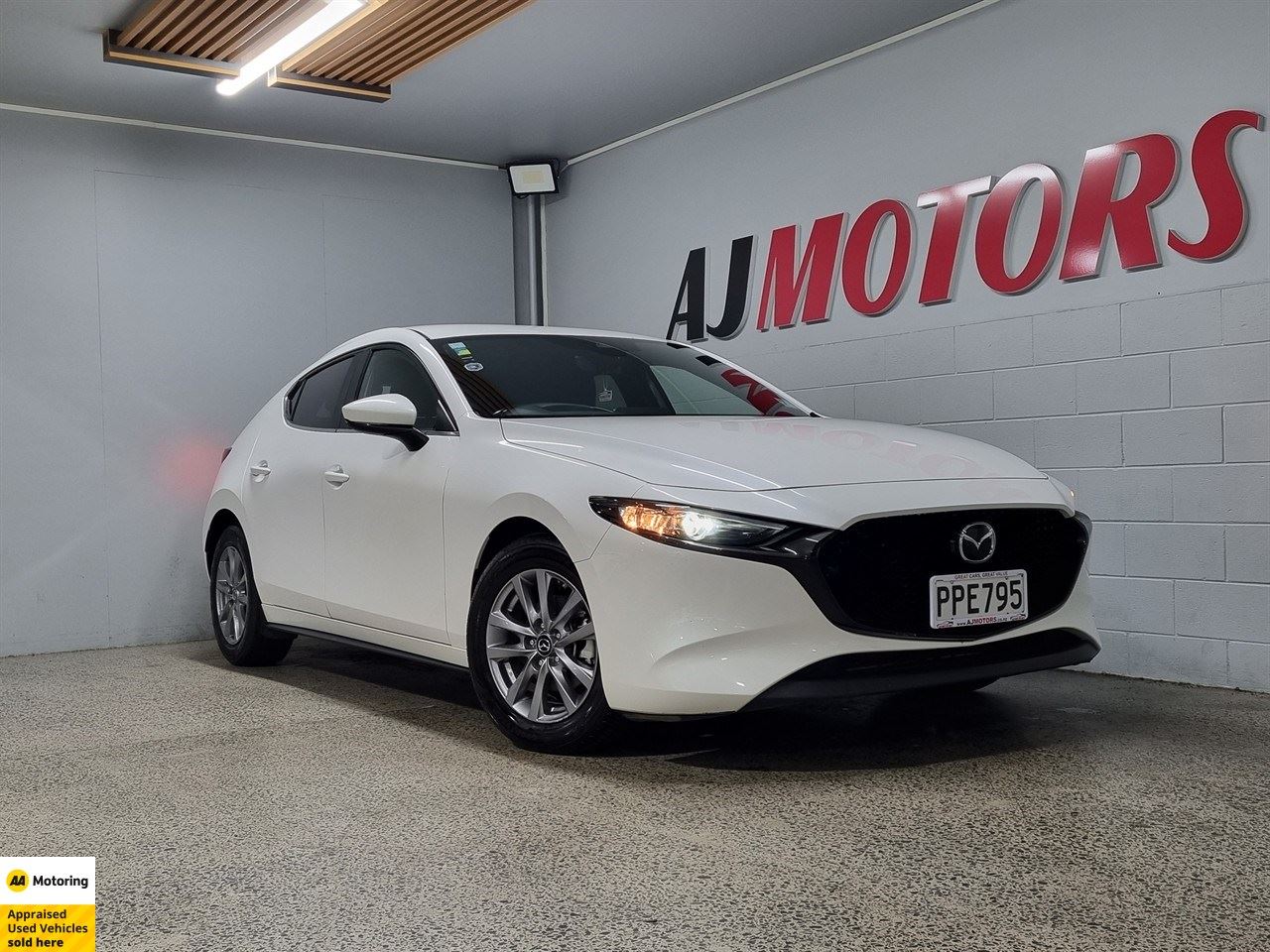 Vehicle image 1