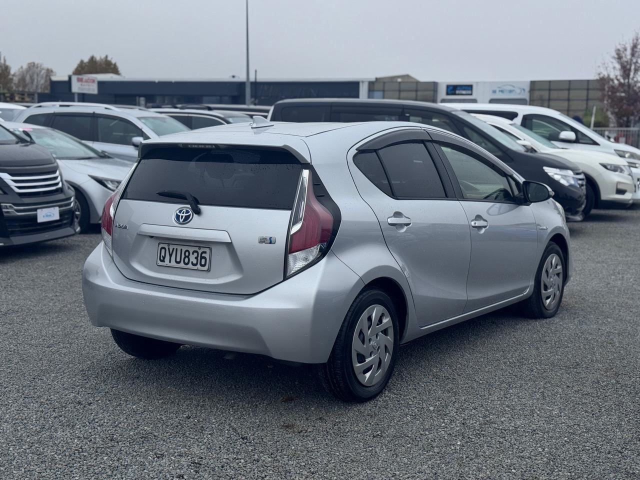 Vehicle image 5
