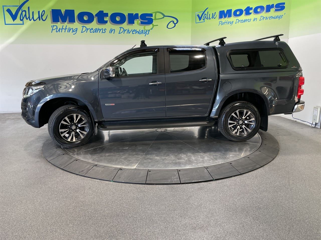 Vehicle image 4