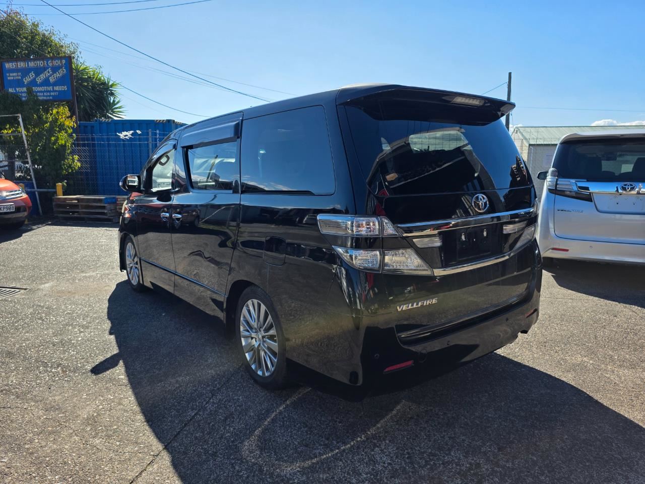 Vehicle image 5