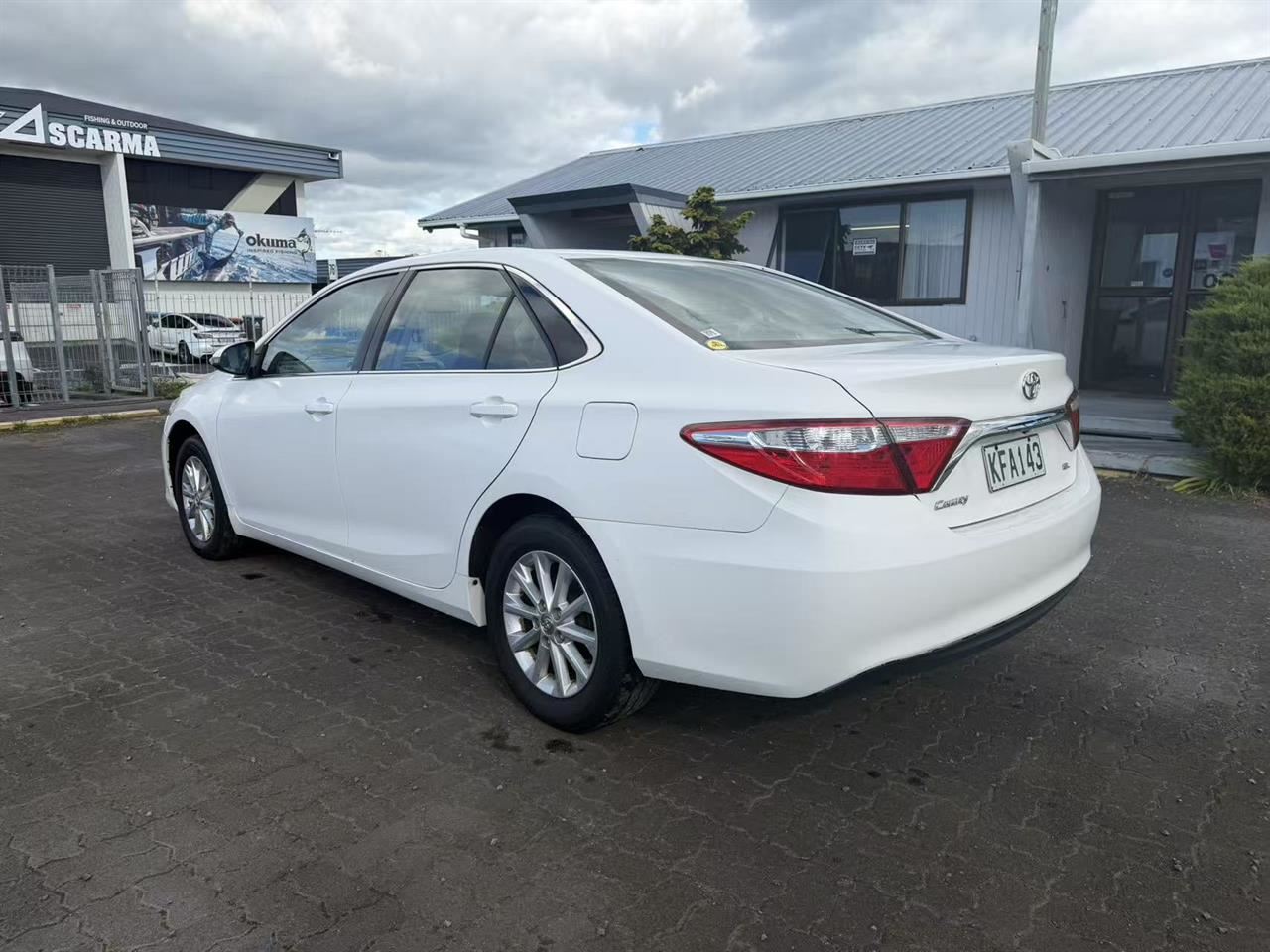 Vehicle image 5